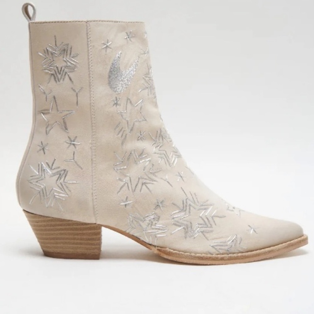 NWOT Free People Bowers Embroidered Boots